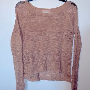 I am selling this crochet long sleeve. It is in great condition!
